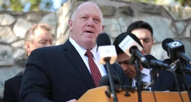 CNN报道，当地时间26日，一名白宫官员证实，迫于全美多地爆发的大规模抗议活动，