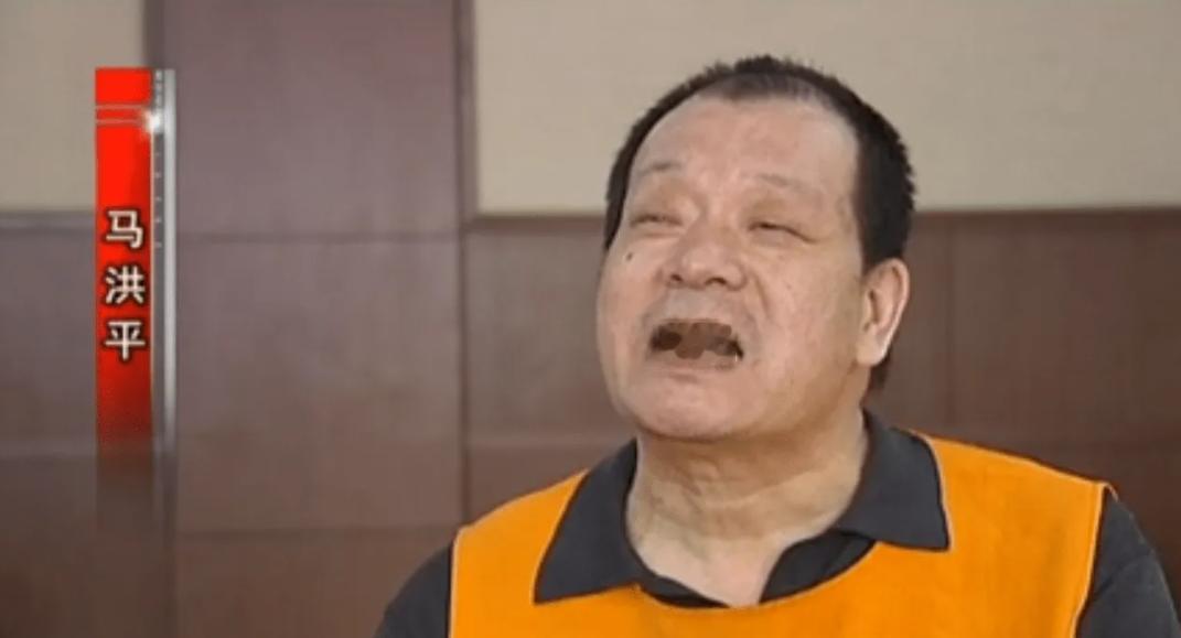 2003年，哈尔滨一位保安用2000元买彩票，第二天一开奖就中了500万。这