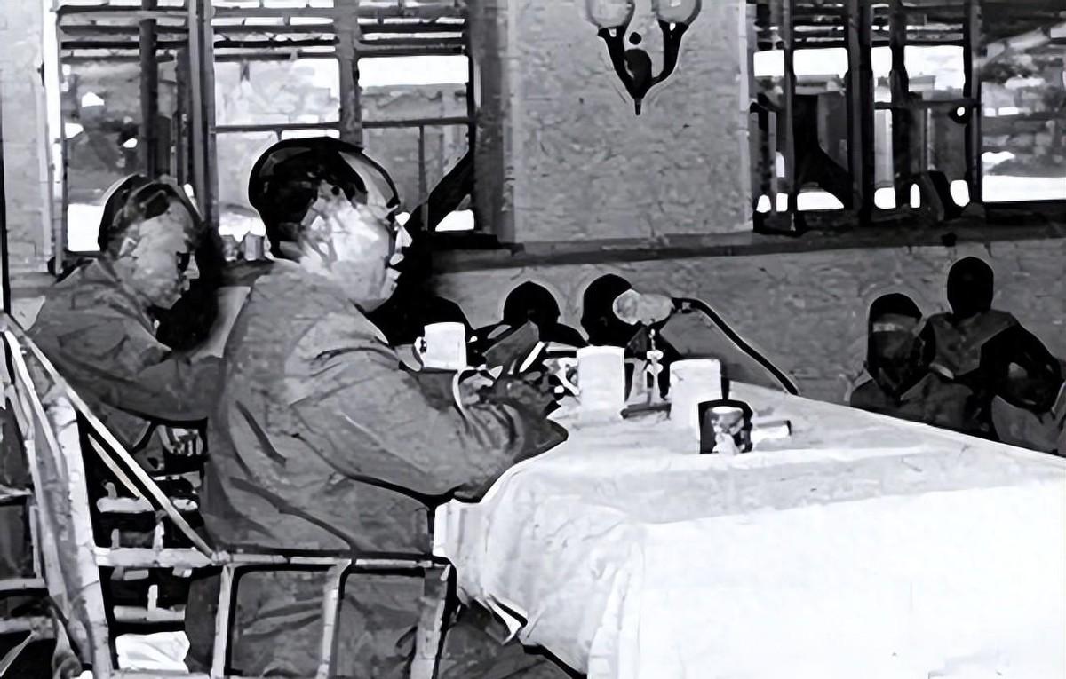 1958年他为何被连贬十级，九年后留绝命信选择自尽吞枪，背后原因是什么？195