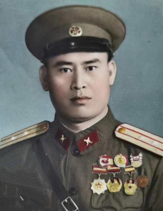 1962年，山南军分区副司令郭志显下了道奇怪的命令：将一周前埋下的印军挖出来，找