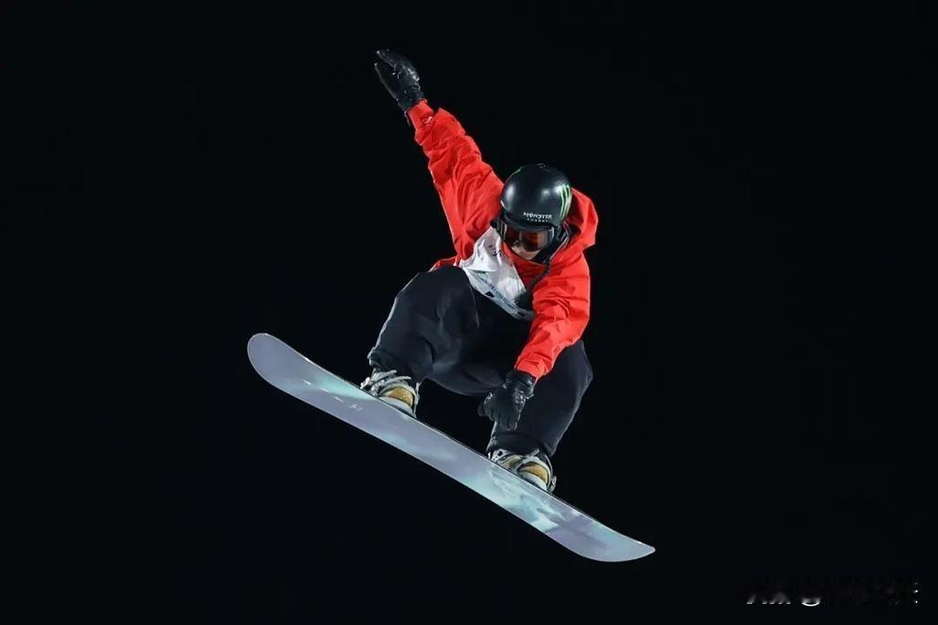 苏翊鸣这块铜牌来之不易北京时间2月8日凌晨，2026年米兰冬奥会男子单板滑雪大