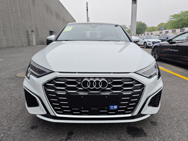 提个两厢时尚运动把320换成了探险者，老婆开不了这么大的车...今天去给她提