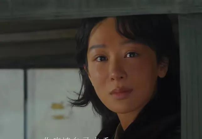 不是我说，仅凭这张《生命树》路透，基本可以断定杨紫转型成了。同样是转型的大跨越