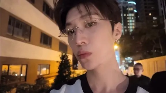 范丞丞范丞丞黄远达fcc范丞丞浪浪人生🌟🌙☁️✨⭐️星尘是宇宙的