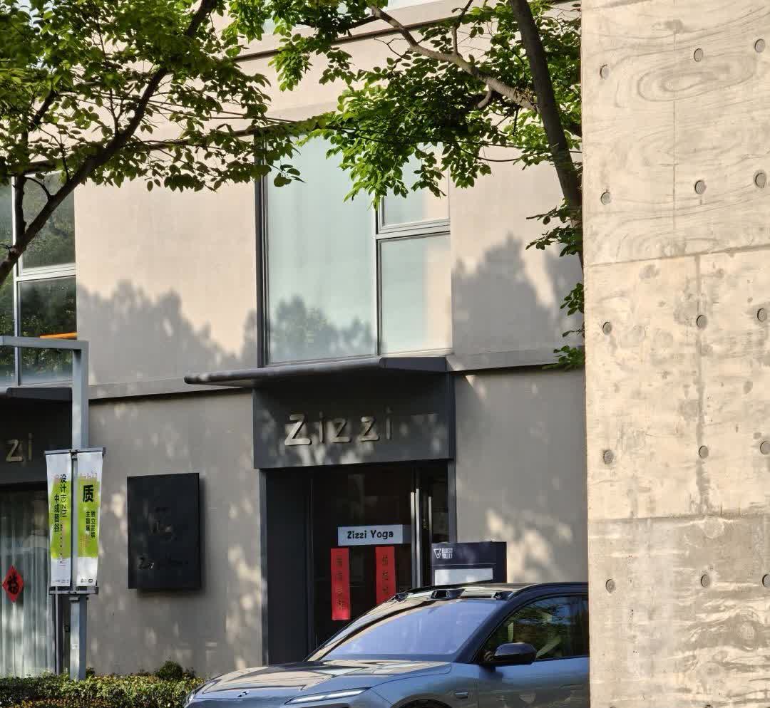 蔚来新款ES6和EC6，它们来了！前排吃瓜子吧朋友们月辉银不愧是蔚来全系