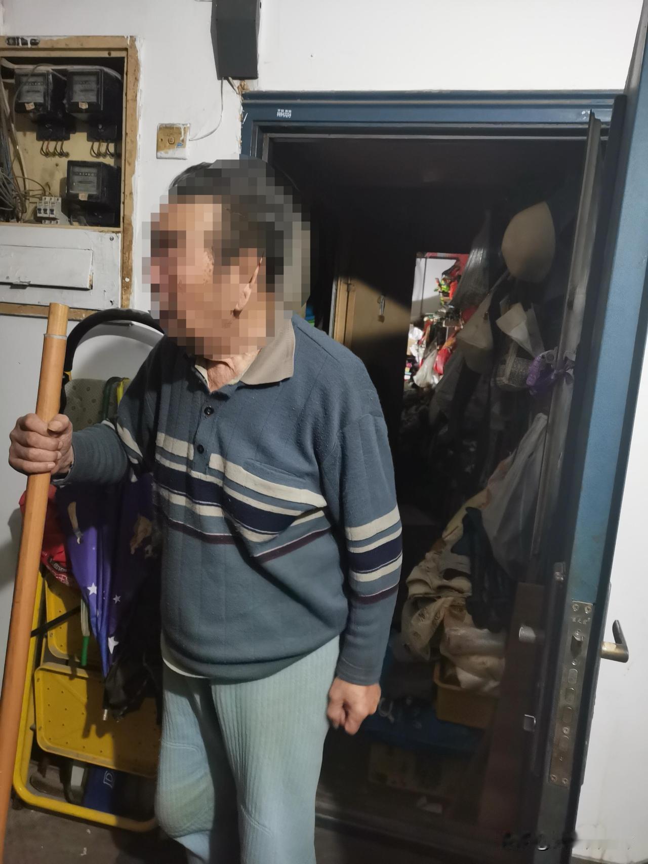 坏人变老了，半夜扰民，忍无可忍报警了从我们搬家到现在住所，已经有一年半了，有一