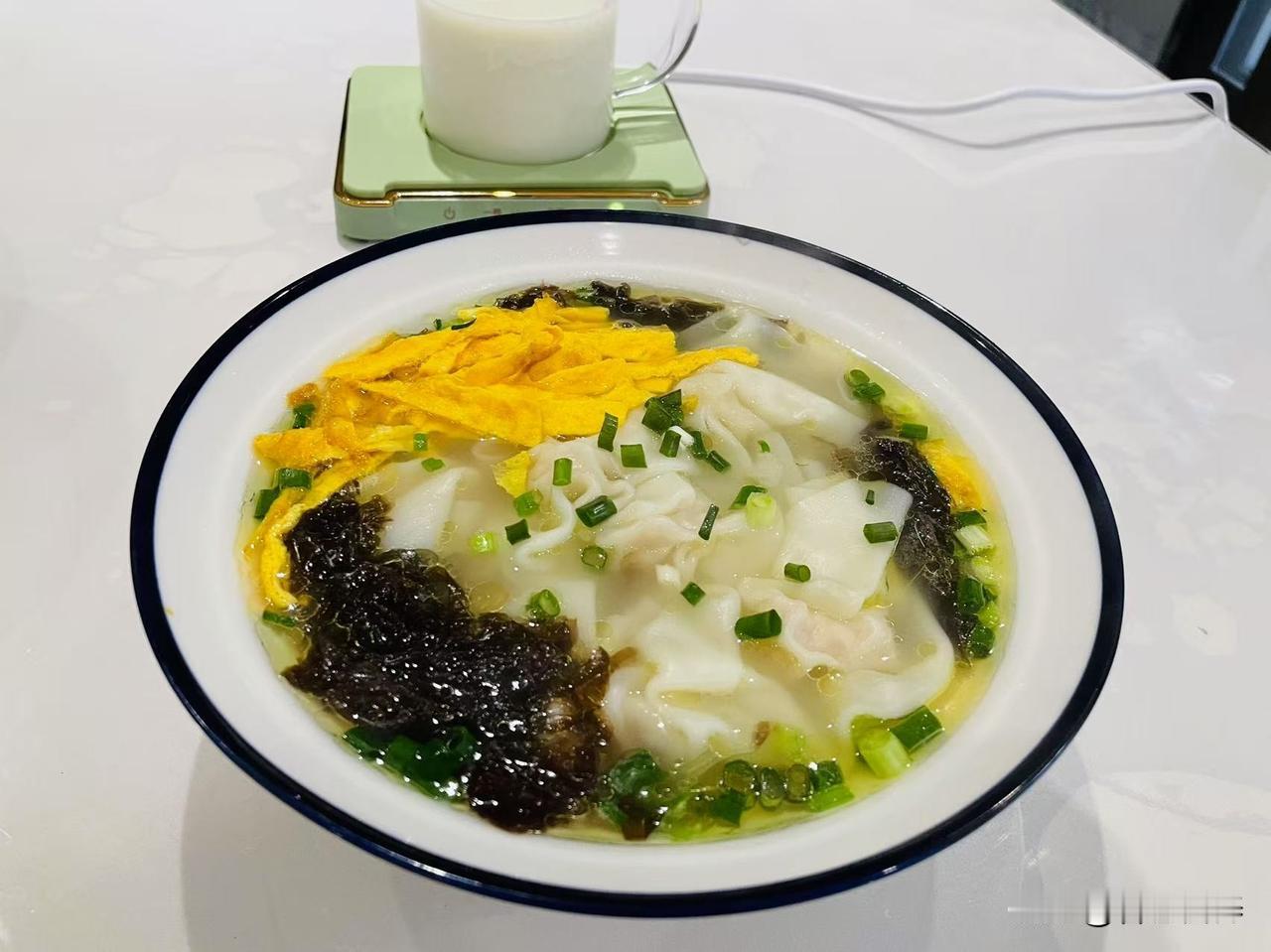 有胆囊炎别乱吃油！这些美食咱们得主动避开查出胆囊炎的朋友应该都有体会，稍微