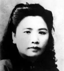 1938年，周恩来派出一名女特工打入国民党高层，谁知她竟嫁给了国军高官！身份暴露