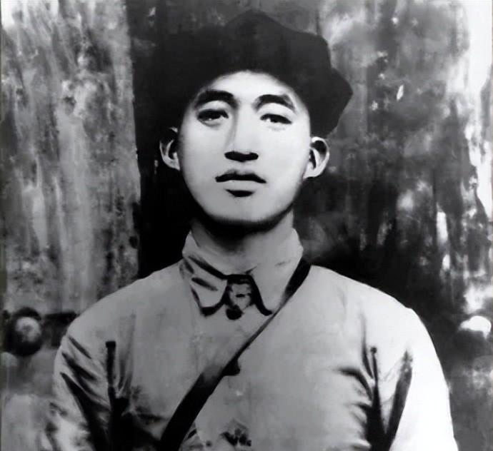 解放之后，周业臣专程折返大别山寻访吴焕先的家人，多方打听拼凑出的真相，压得人喘不