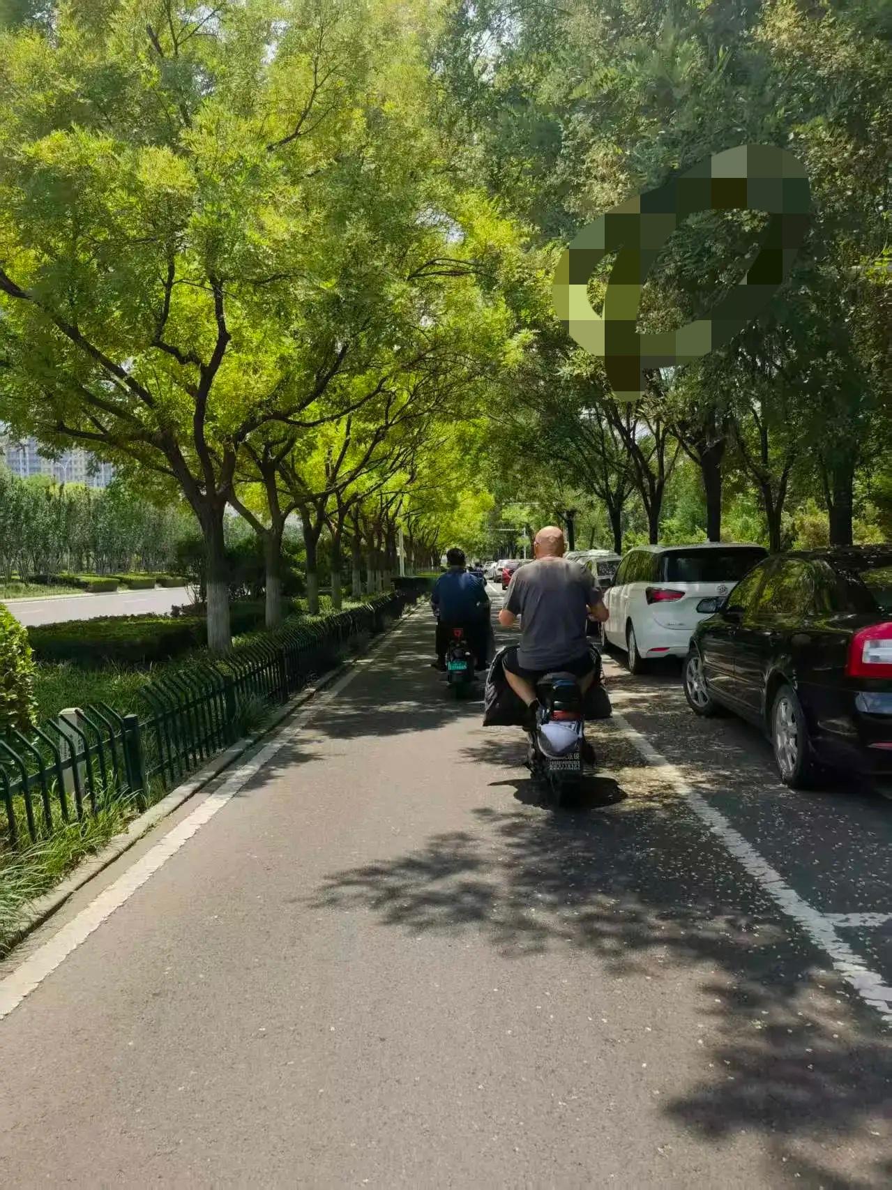 人的寿命长短，真没有规律可言。大哥和二哥就差一岁，两个人都有基础病，大哥慢脾气注