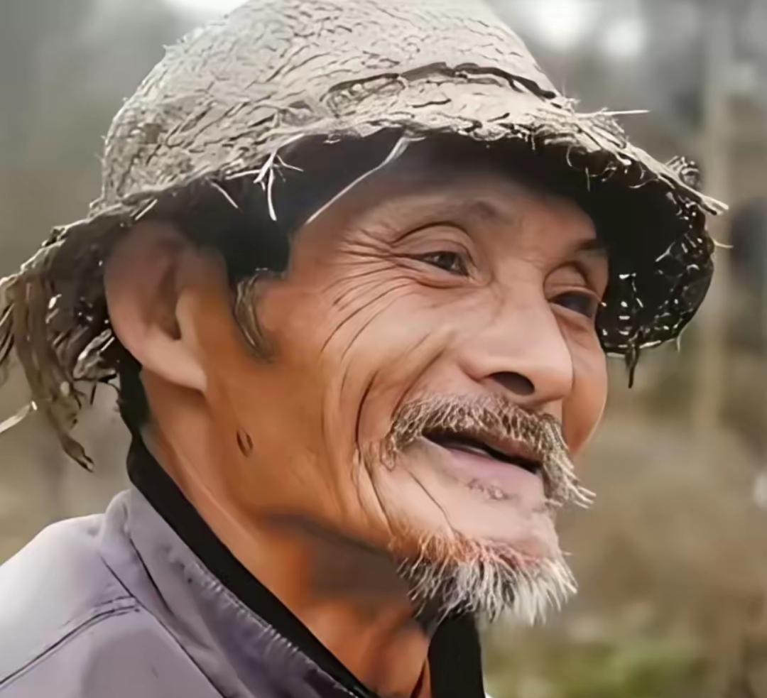 广西老人陈光权，村里人都嘲笑他是个傻子，他却用40年完成了祖国都没有完成的事情。
