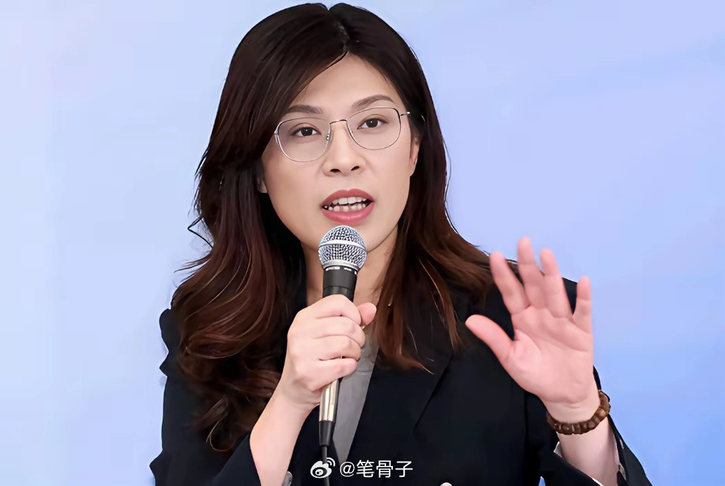 台海最新动态⚠️郑丽文死守“反共”党纲，算盘打得震天响！6月16日，国民党主席