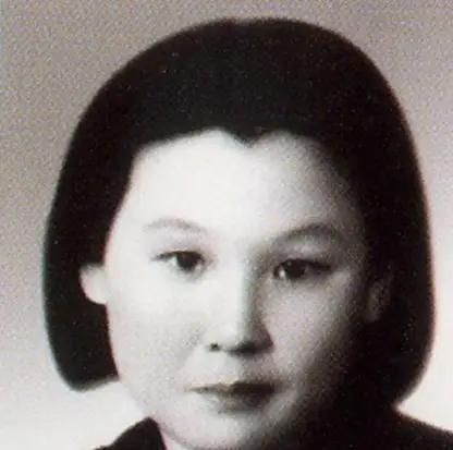 1965年，中南海，一群国家最高层的“秀才”被一道简单的问题难住了，毛泽东忽然问