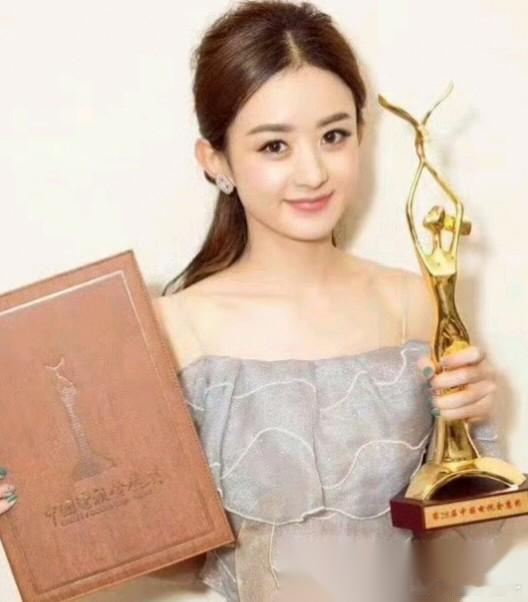 白鹿替代赵丽颖成为“国民女主”？赵丽颖拿命拼了十年，白鹿靠水数据就拿到了？芒果