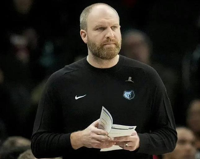 科尔2年合同重返勇士，合同金额不详，但NBA名记Shams一针见血地指出：这份合