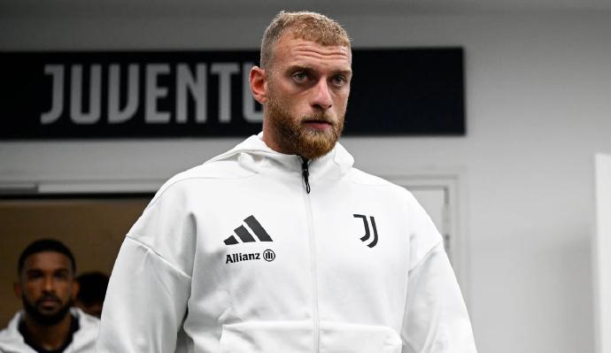 尤文好歹是赢了，意外的是迪格雷戈里奥突然雄起，没他那两连扑，就热那亚当时的气势，