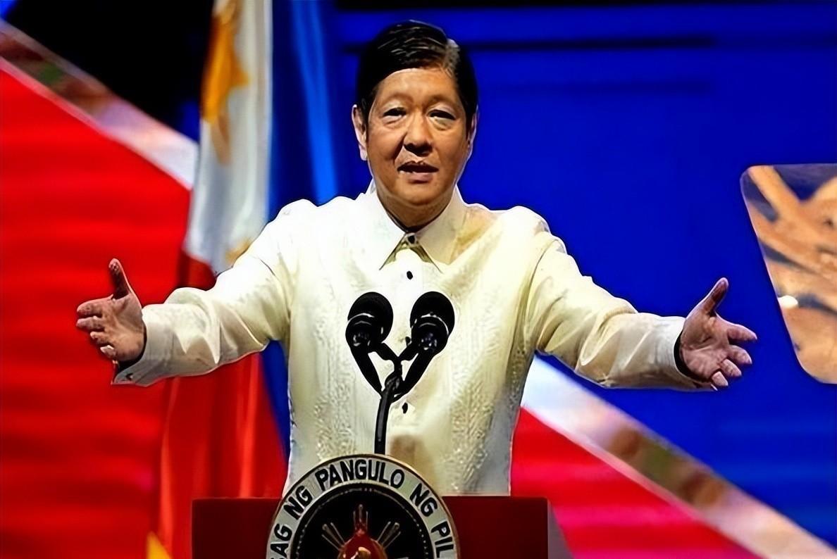 马科斯政府最近这套“左右互搏”的戏码演得挺热闹。一边是实实在在的动作：自掏腰包从