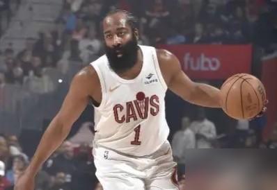 火箭更衣室5个人，联手把哈登踢出门外！老板备好的1.7亿合同，被主教练乌度卡当场