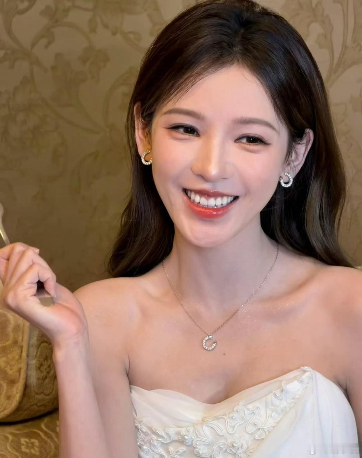 1.王鸥的前任勾搭上了新的富婆，当然不再继续纠缠，也不给抚养费，让她自己想办法照
