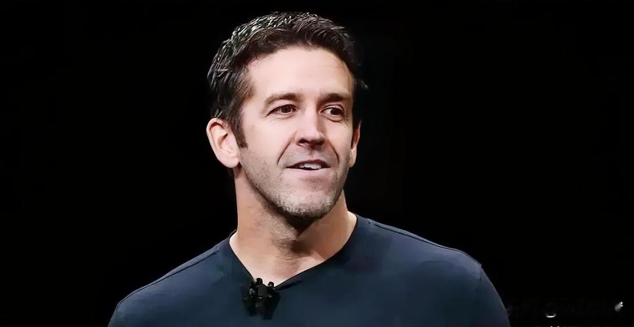 苹果新CEO最可靠人选，竟是“全能狠人”？履历藏着24年逆袭戏码！要说苹果