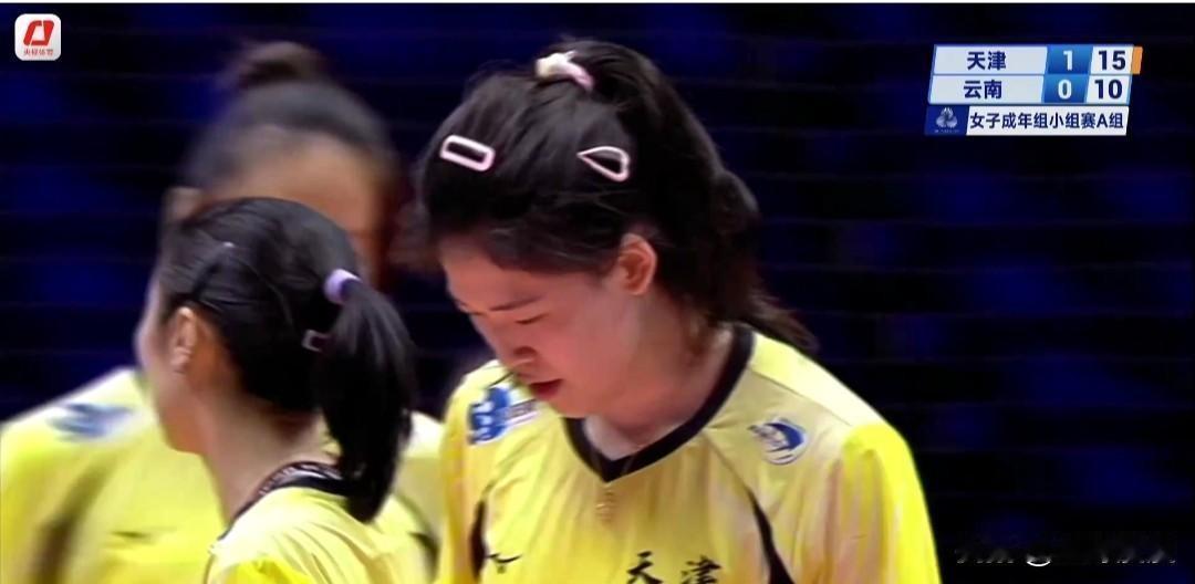 在全运会成年组女排比赛中，天津女排以3:1战胜云南女排。国家队主力主攻李盈莹全场