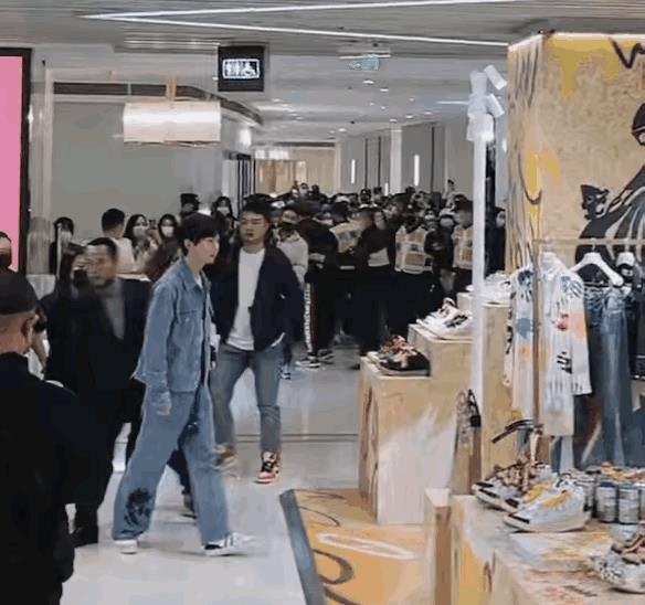 成毅你还好么？你怎么跟赵露思一样有点不正常了呢？明明是个纯爷们出道，怎么这几年