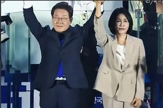 新的韩国第一夫人也挺美据报道，就在李在明宣布成功当选韩国新一任总统之后，新的第