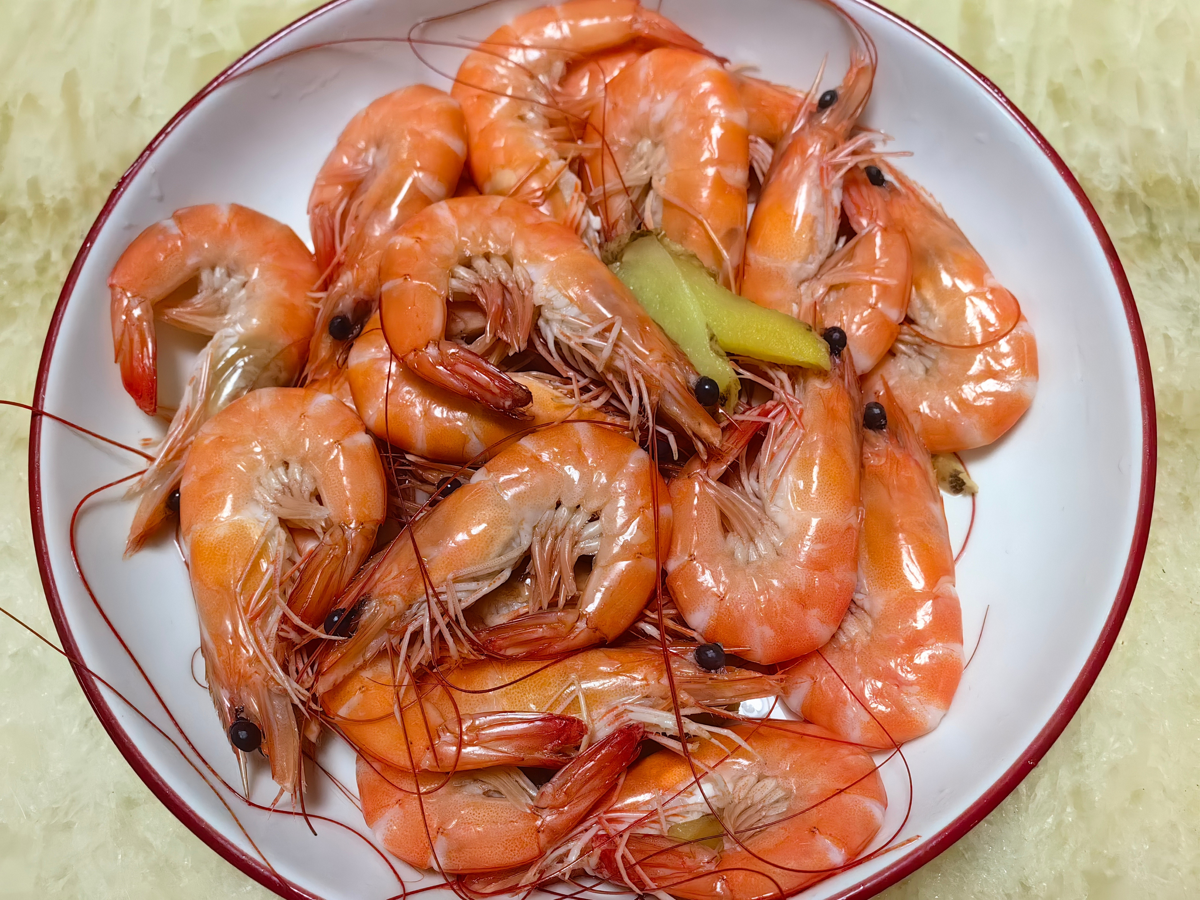 家常菜白灼虾，卤肉骨，煎鸡胸肉，酸辣羹，糖醋白菜。​​​