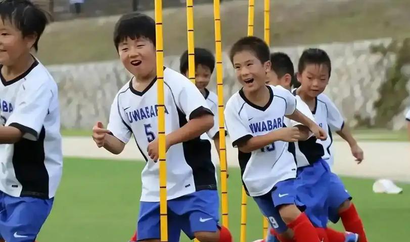 从兴趣到巅峰：日本足球如何通过教育体系孕育世界级球星？