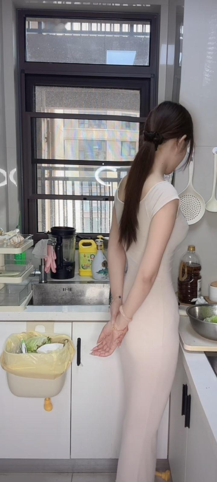  人心很复杂，也很简单，你用真心待人，自会收获真心与温暖。