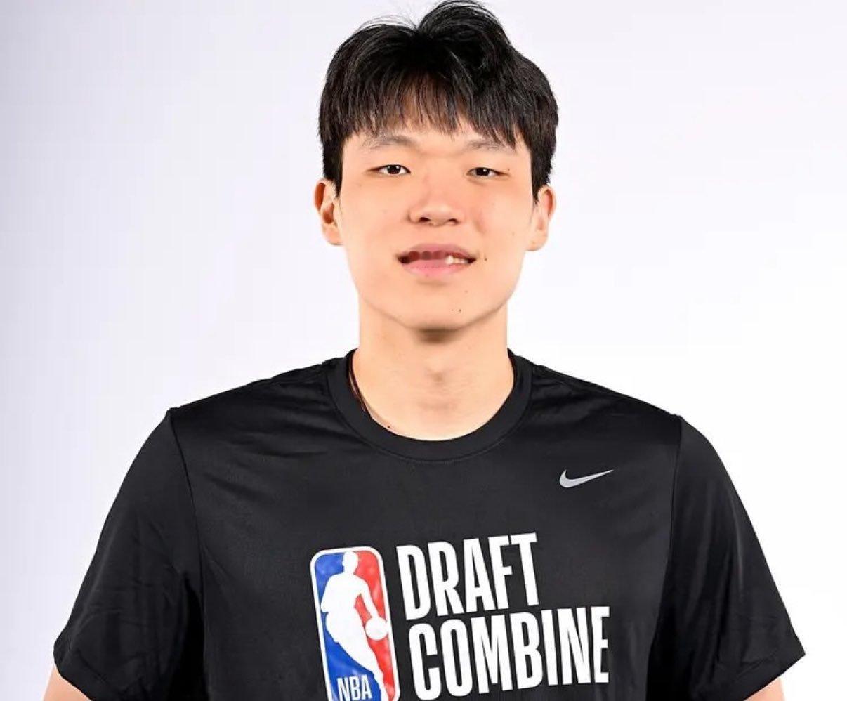 联合试训过后ESPN和BR都更新了自己的模拟选秀榜单ESPN：杨瀚森第41顺位（