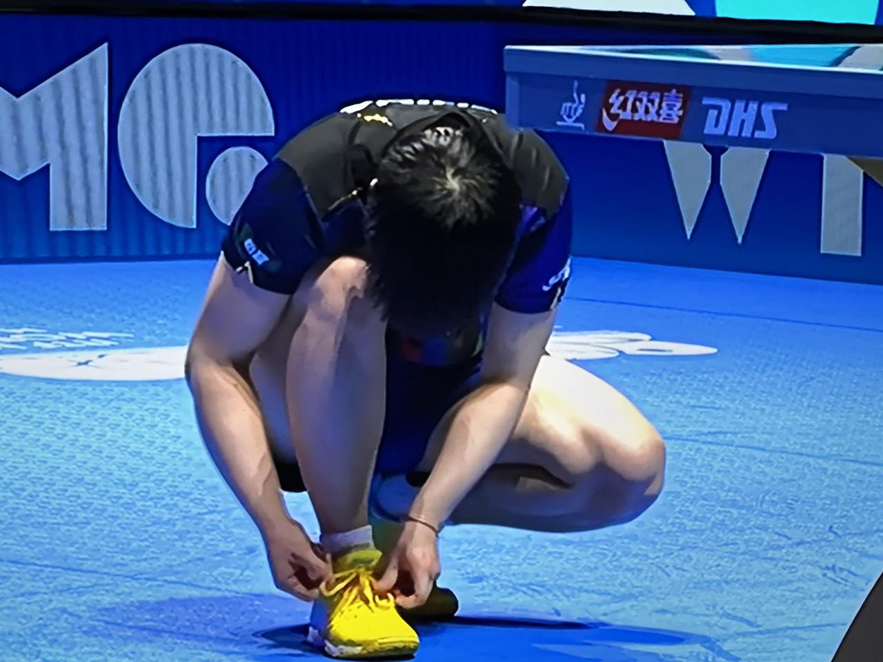 4月1日上午的澳门单打世界杯赛场，1号球桌旁，孙颖莎与埃及选手的对决几乎没有悬念