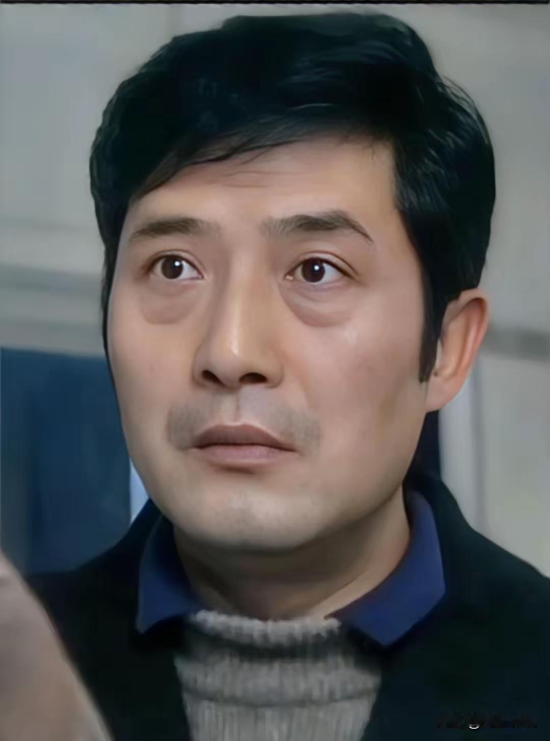 他演技好、人品好，为人正直，极具辨识度，片约不断，但始终戏红人不红。在圈里，