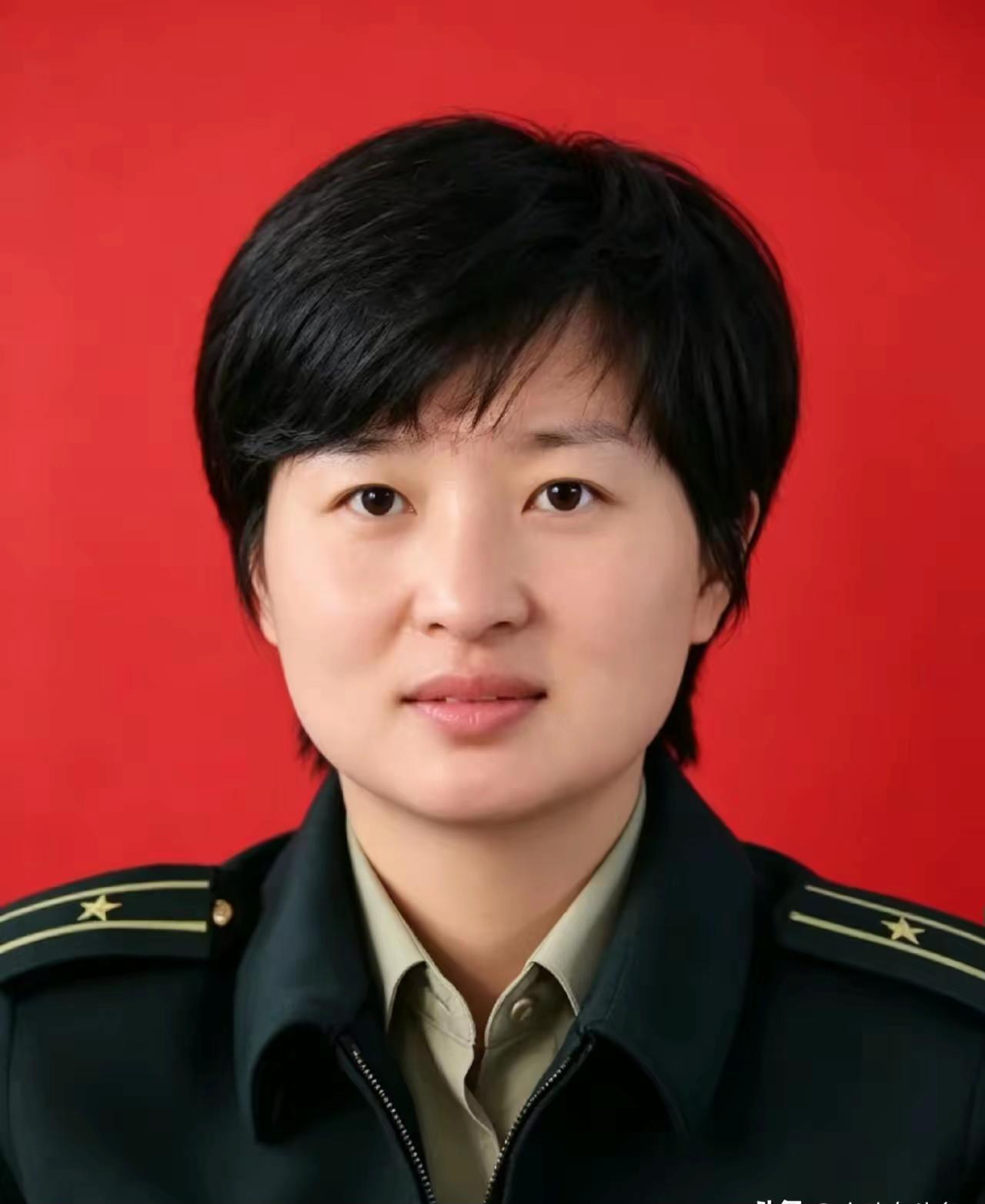 彭婉琴，女，汉族，1987年1月出生，湖南醴陵人，2009年12月入伍，2008