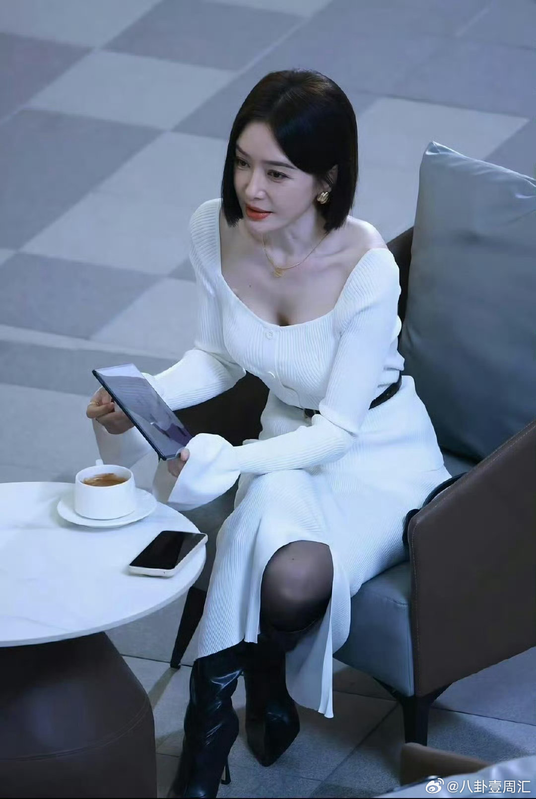 秦岚嗓子哑了三年建议秦岚嗓子申请非遗，这独特音色太难忘