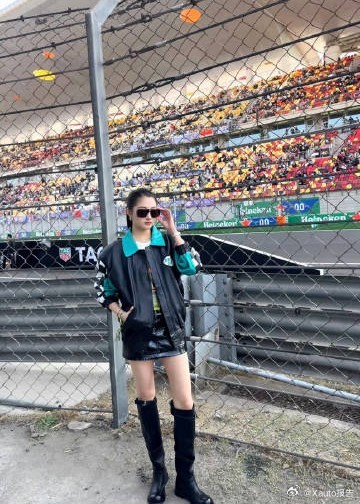 F1中国大奖赛关晓彤、程潇亮相F1中国大奖赛，两人观赛造型吸睛，风格酷美各具特色