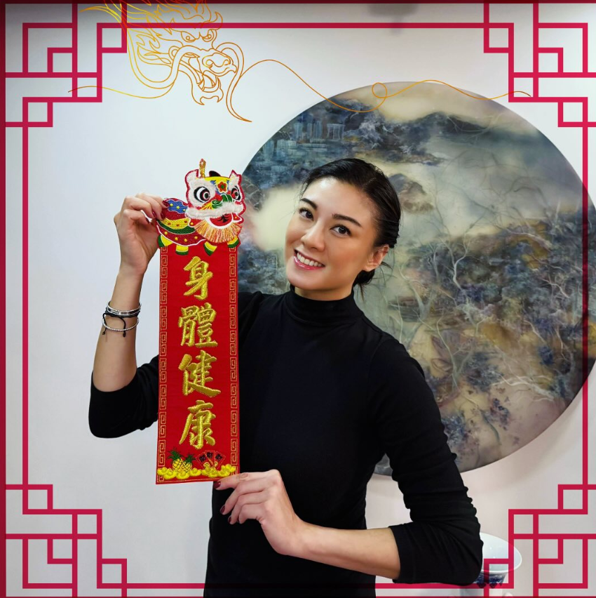 当年她可是香港TVB的一线花旦，长得还是挺漂亮，今年已经47岁还没结婚，当年错过