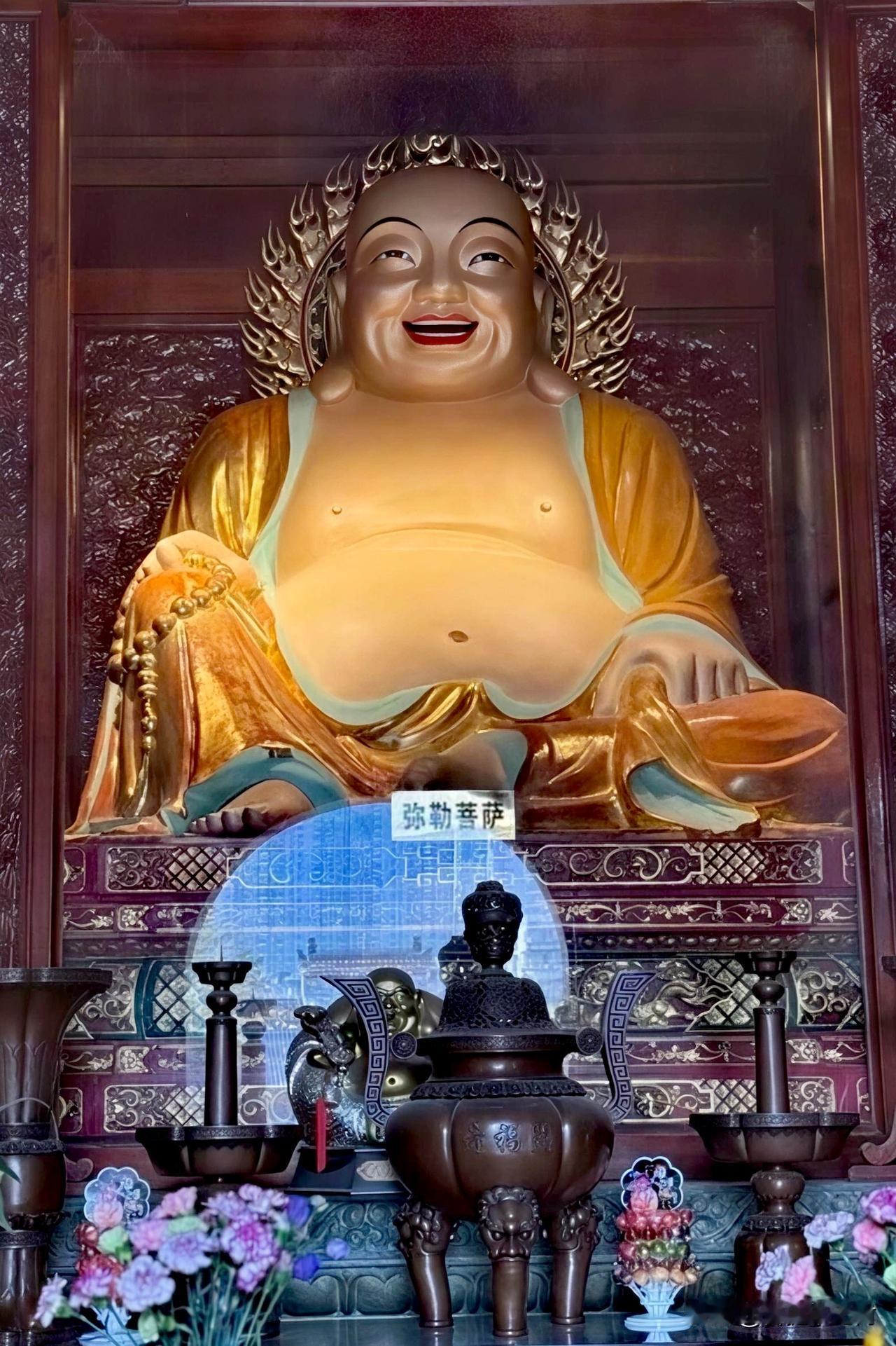 终于懂了！笑口常开的弥勒佛，藏着中国人最通透的活法谁见了这尊弥勒菩萨，能不