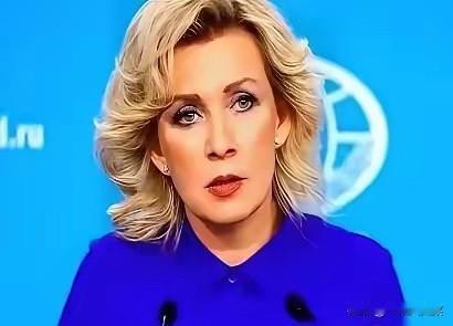 俄罗斯用自己淌的血，给了我们一个提醒：别跟所有人打，打一个就够了。俄乌冲突打