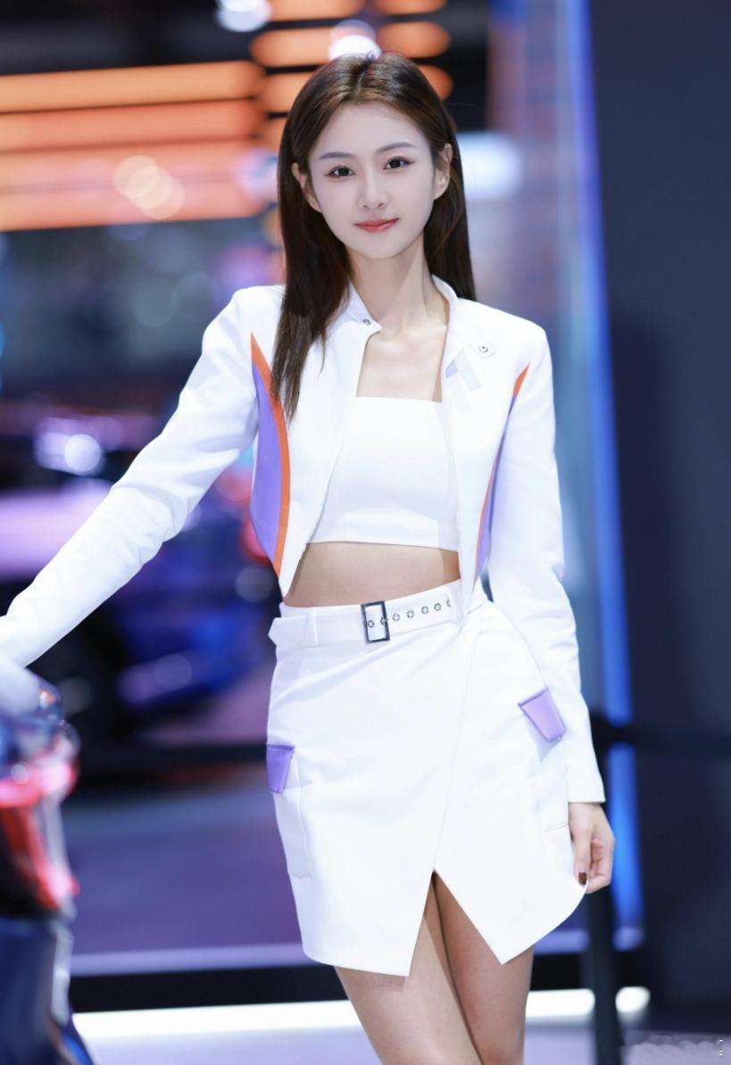 广州国际车展广汽本田展台模特苏宁