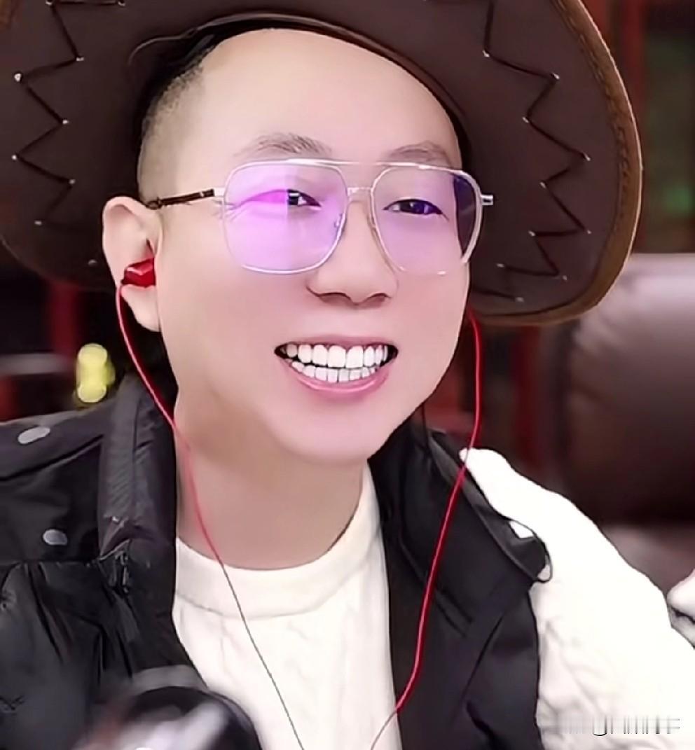 方丈透露王小源马上回来直播了，已经跟官方谈好了！方丈：