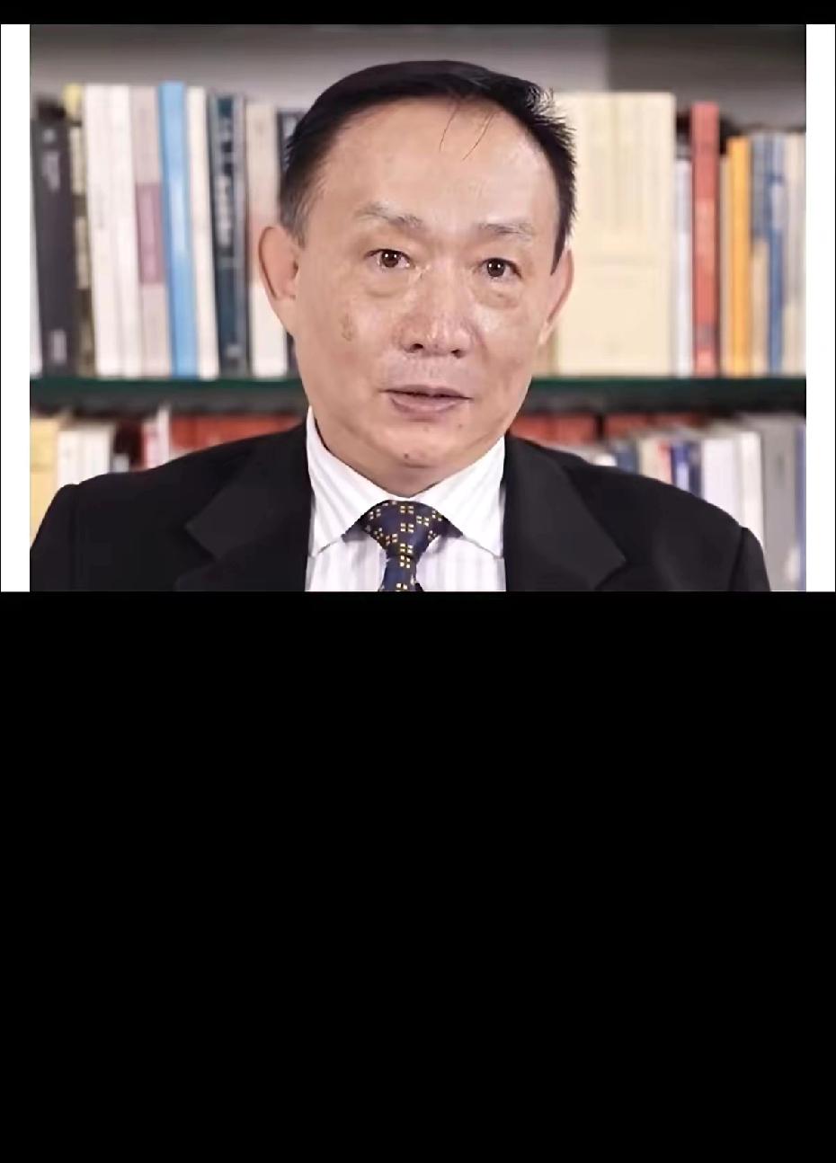 看完学者卢麒元的警告，后背确实一阵发凉。某些人太精明了，趁着“十五五”规划的时机
