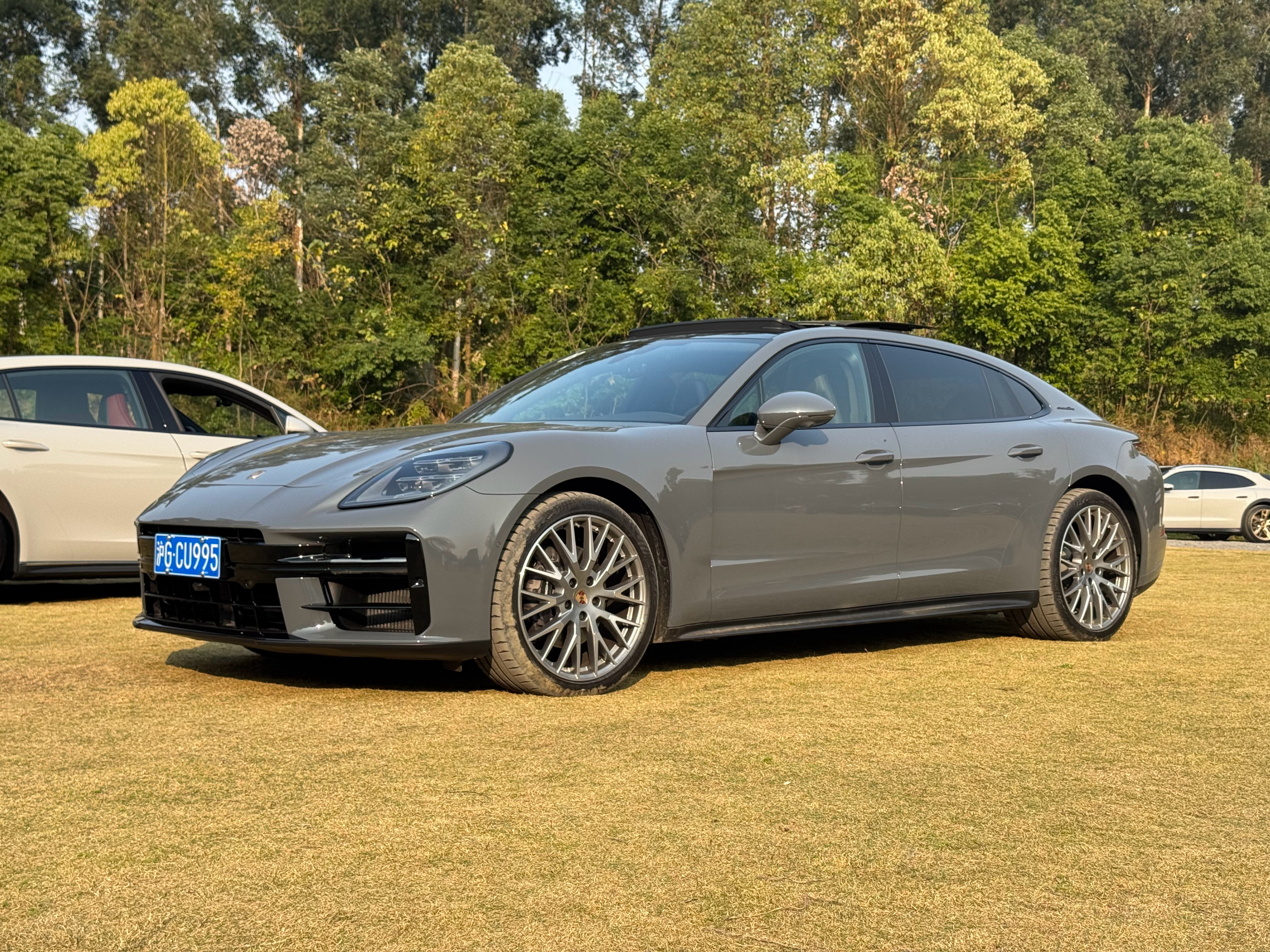 驭见双重精彩PanameraPanamera隽永版现场有台928GTS，前置