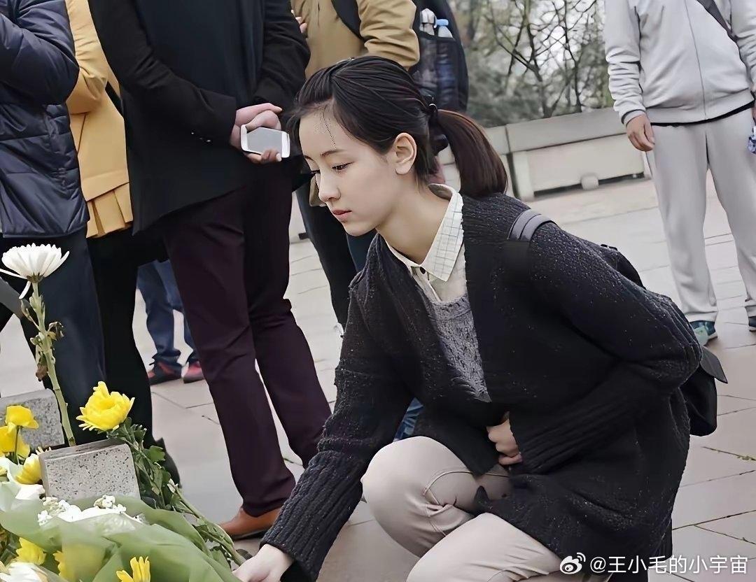 据说这是陈都灵素人时期的照片，这样的颜值，适合做明星吗？