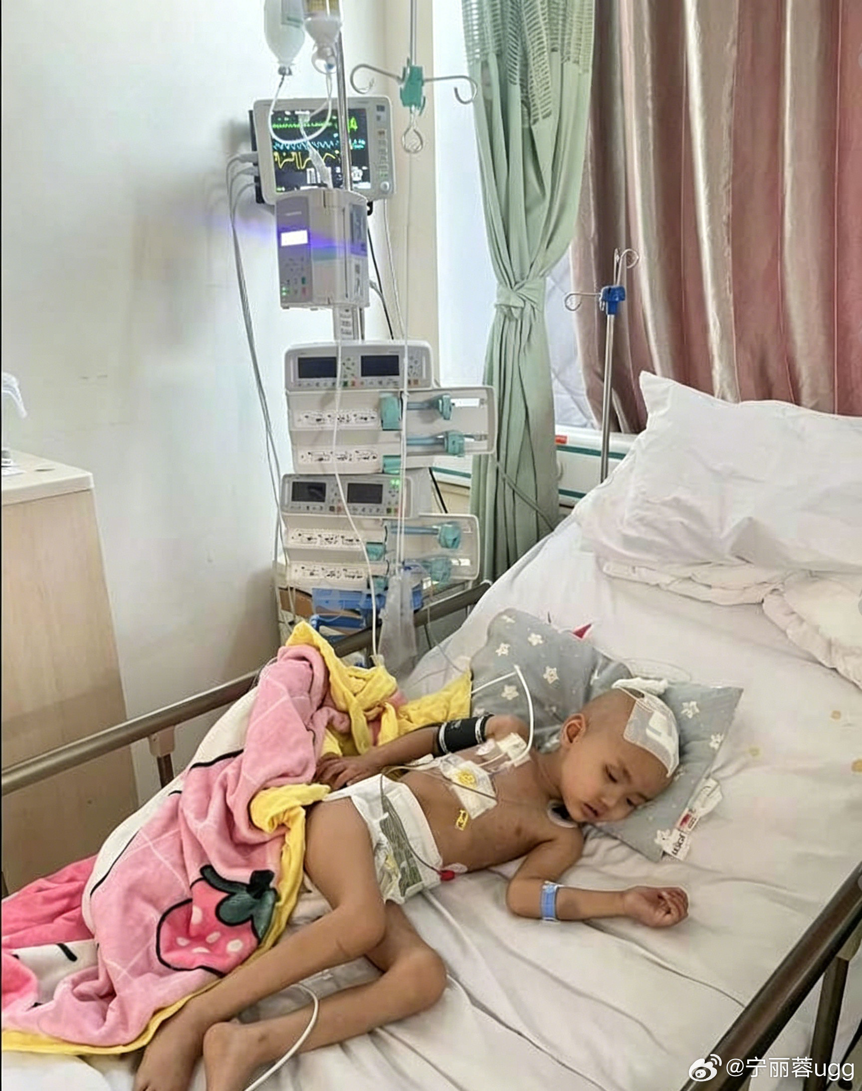 我是宁丽容，是广西南宁的一名普通站务员，孩子的爸爸叫陈磊。我们有一个活...