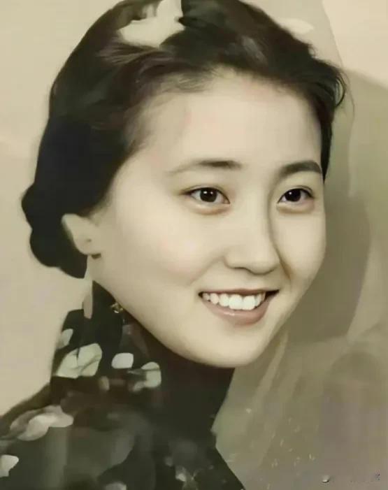 蒋英：不止是钱学森的妻子，更是名扬欧洲的声乐大师2012年，蒋英在北京离世