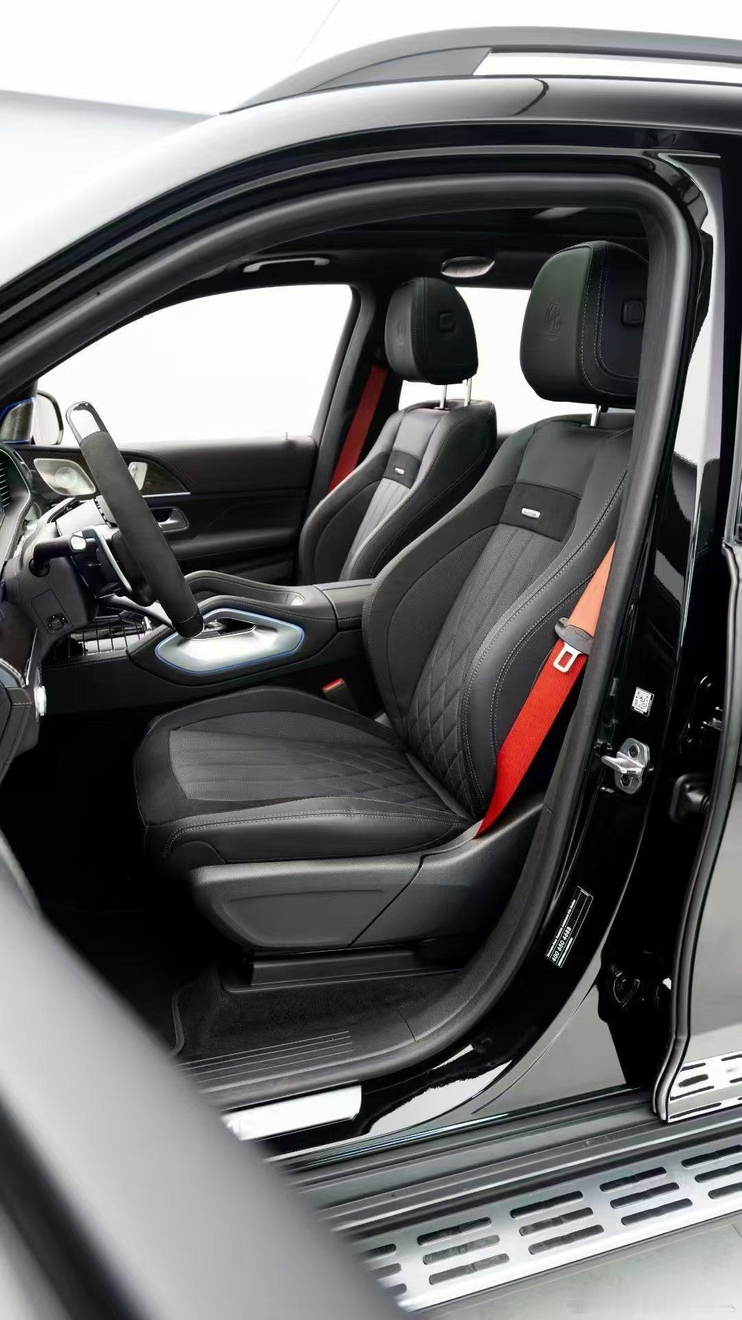 奔驰GLS63V84.0T，中规黑武士，高定版配置