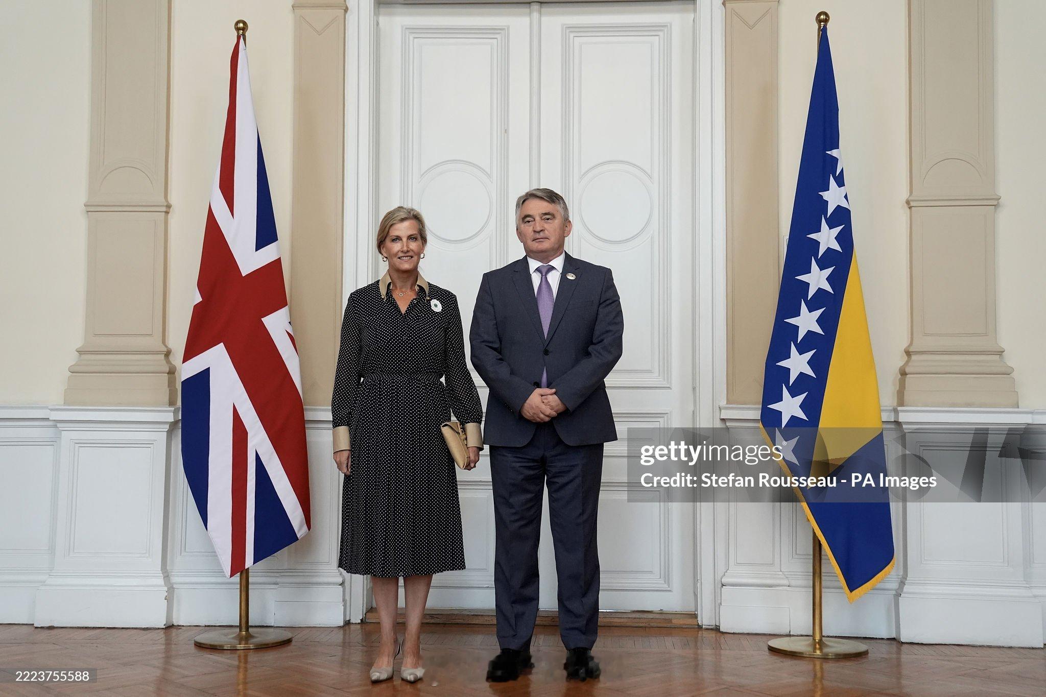 英国王室今天爱丁堡公爵夫人在波斯尼亚和黑塞哥维那（简称波黑🇧🇦）