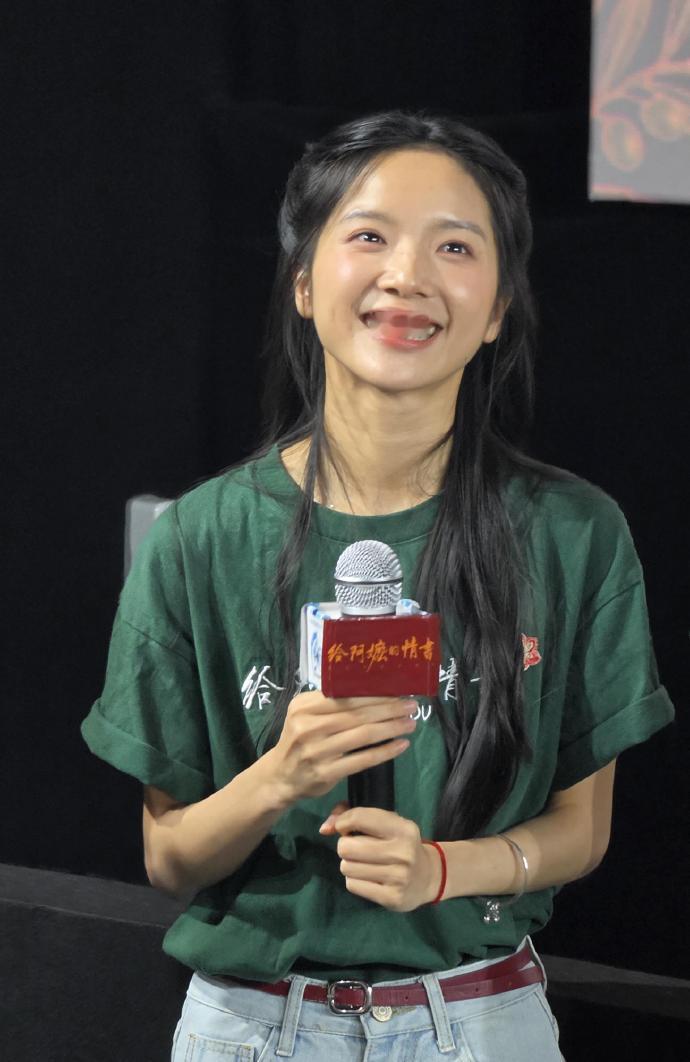 李思潼金鹿奖影后老天爷给饭吃[赞][赞]有实力有运气肯努力​​​