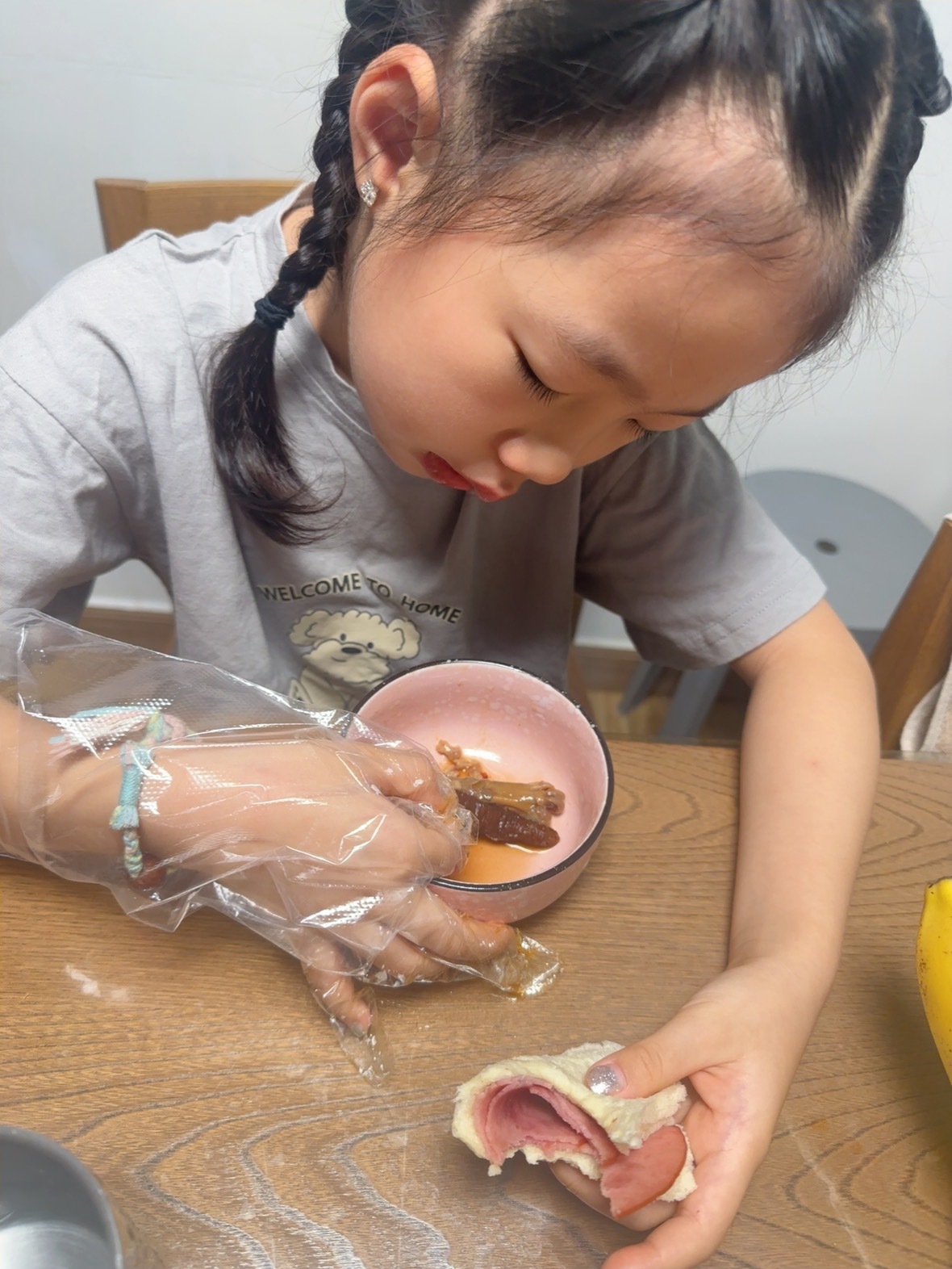 小满早餐吃什么煎鸡蛋人家说吃腻了煎了火腿把昨儿剩得一个鸡爪子热了一下她又